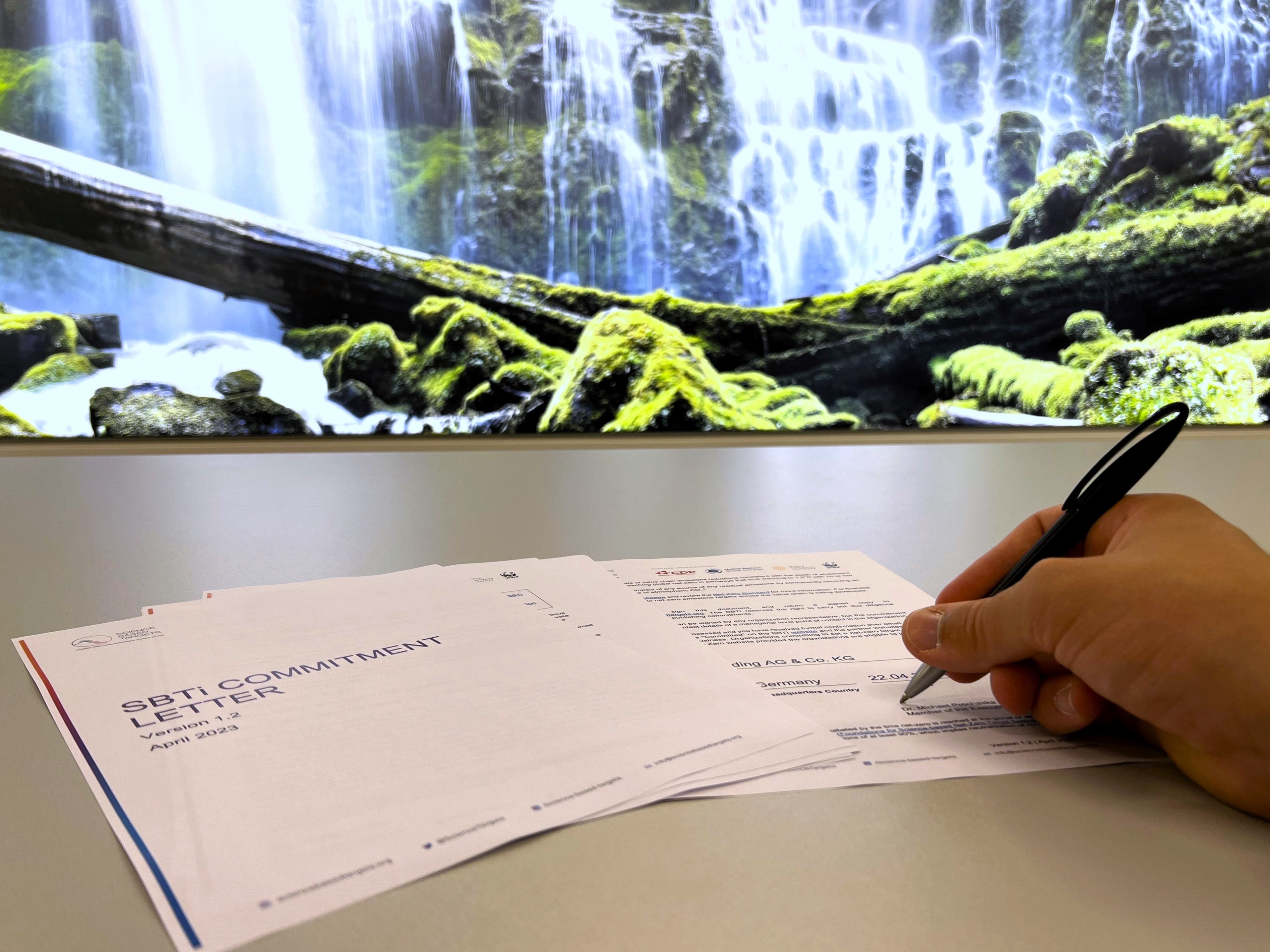 Ao assinar e enviar a carta de compromisso da SBTi, a STIHL ressaltou sua dedicação à proteção do clima. q